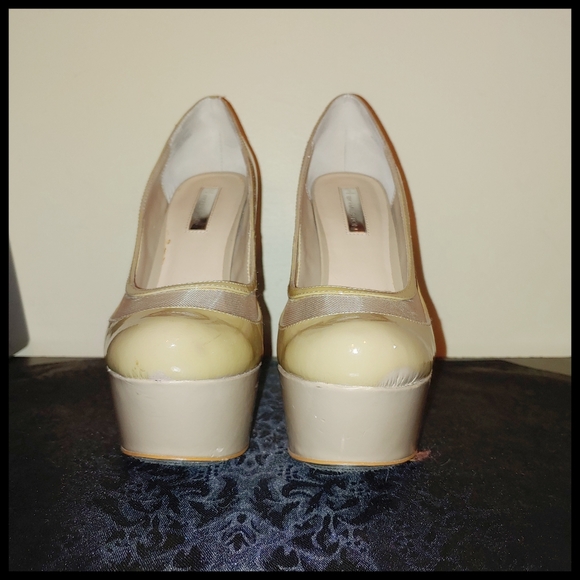 H by Halston Platform Pumps - Picture 5 of 12